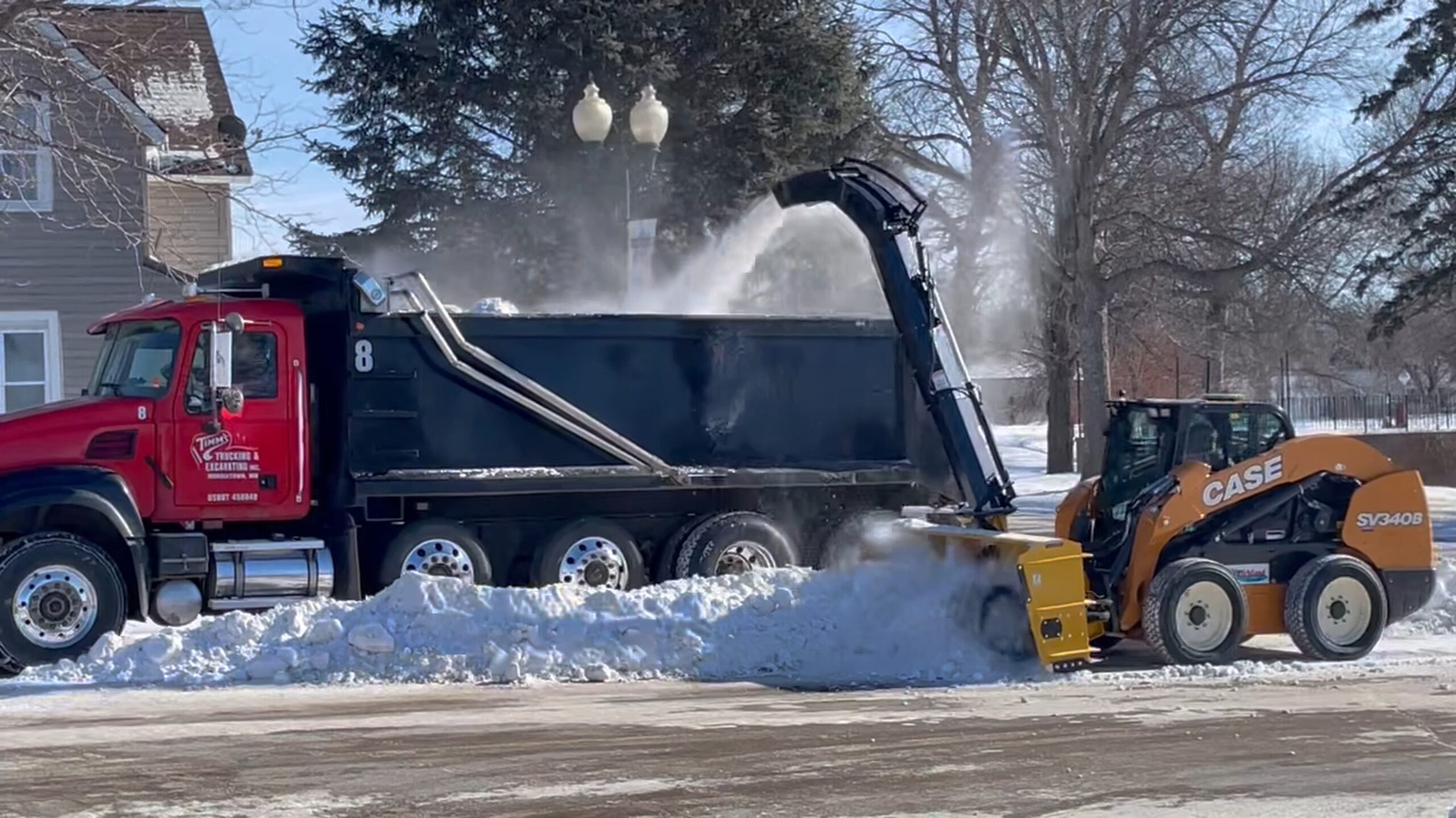 TruckLoadingSkidSteer_1.1.1
